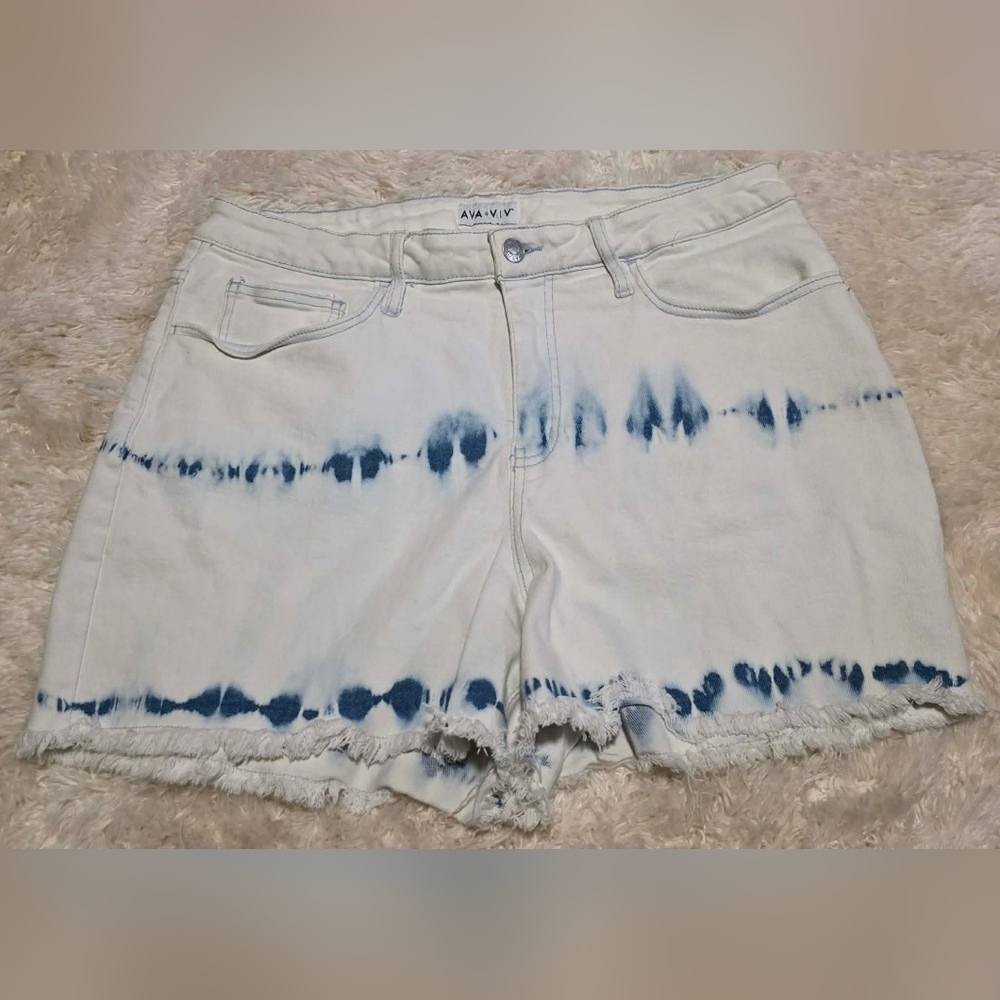 Ava & Viv Women's White and Blue Jean Shorts Plus Sz. 14W